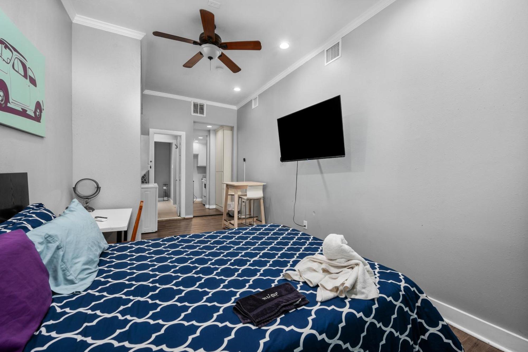 Trendy Montrose 1Br Apartment Хьюстон Экстерьер фото